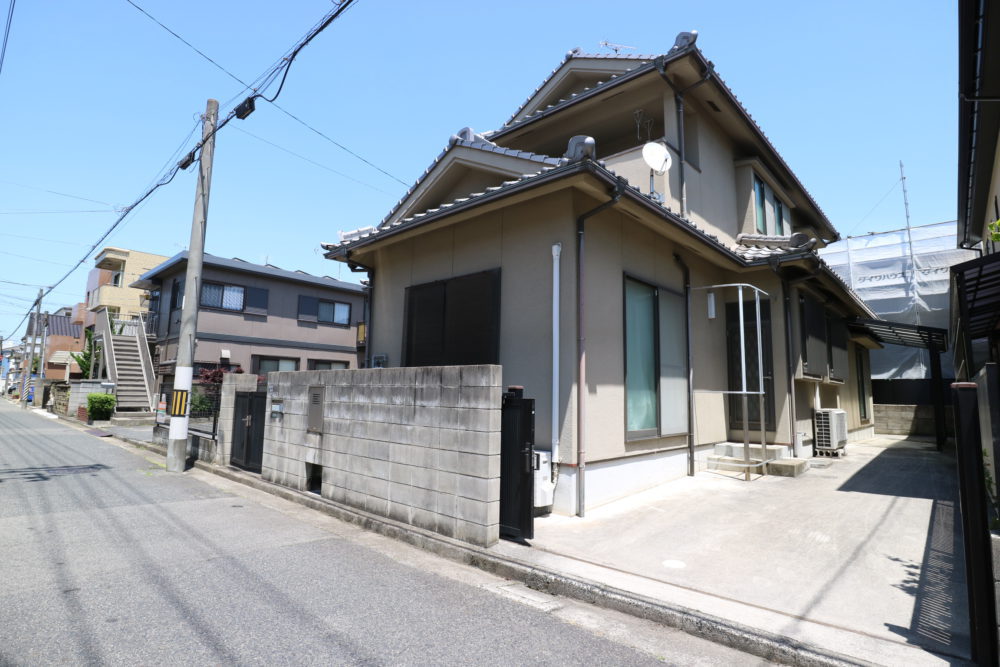 カーゲート付き、駐車場1台（車種による）